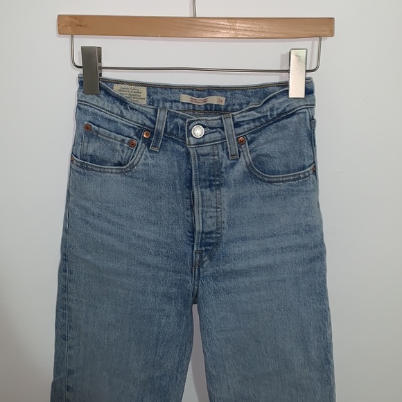 Levi’s Ribcage Straight Ankle Jeans - Picture 6 of 13